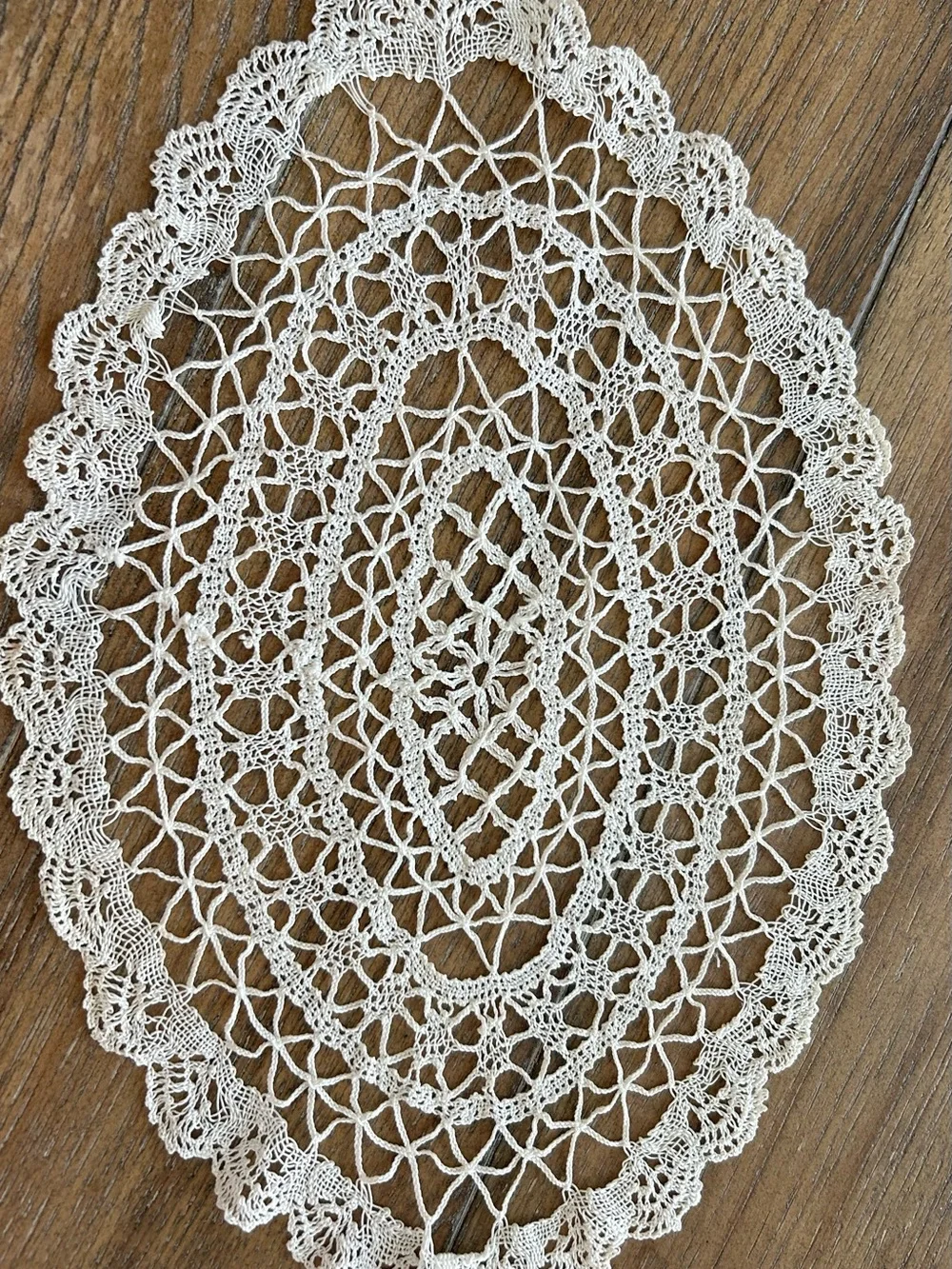Vintage Doilies~Off white~set of three